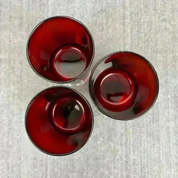 Ruby Red wine glasses clear‎ stems France 4.5” tall set of 3 - Picture 2 of 8